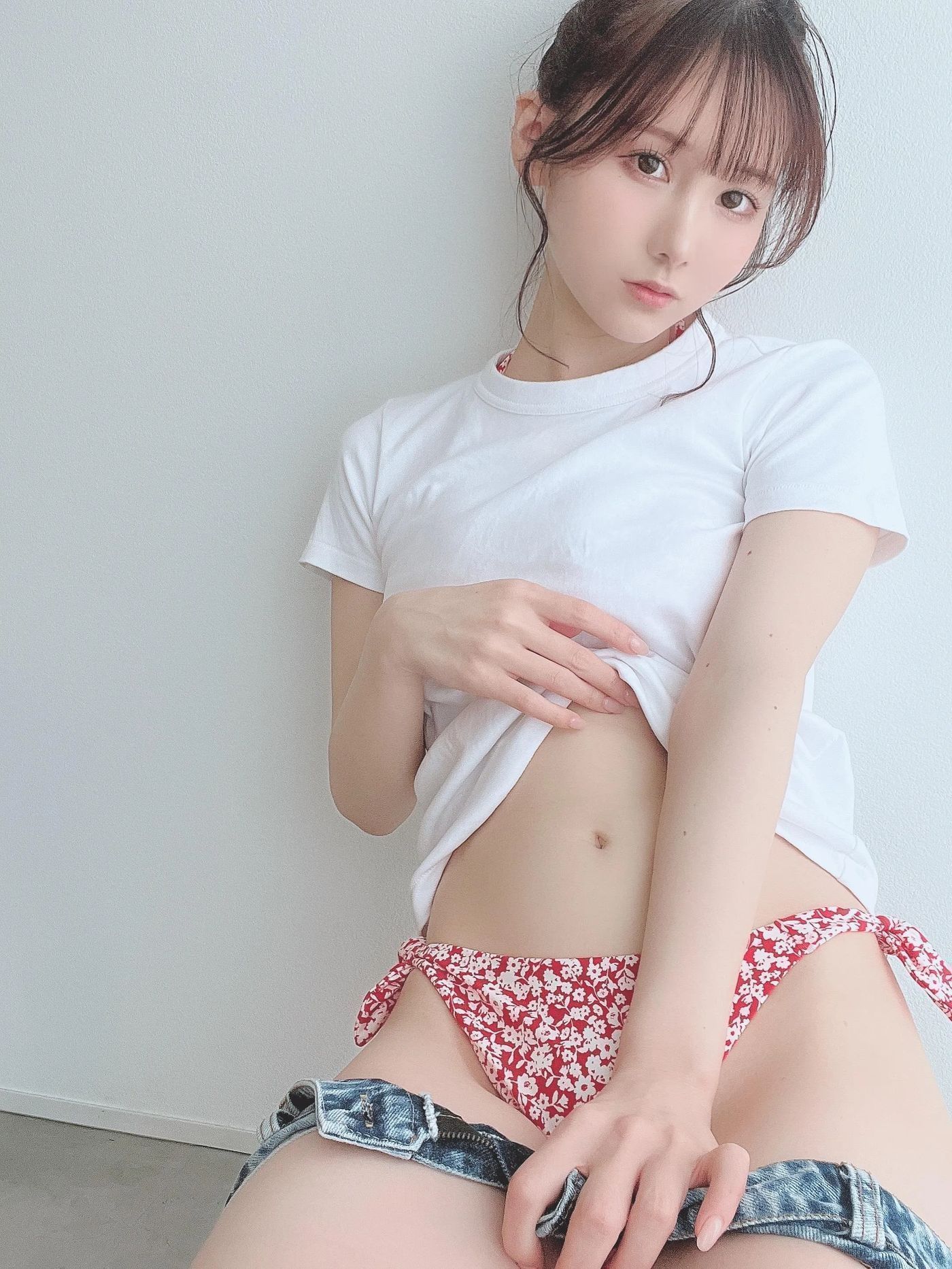 @けん研 (けんけん) – NO.11 [Fantia] 2022年07月合集-2022-07-08 赤い水着×デニム?? [17P]插图4
