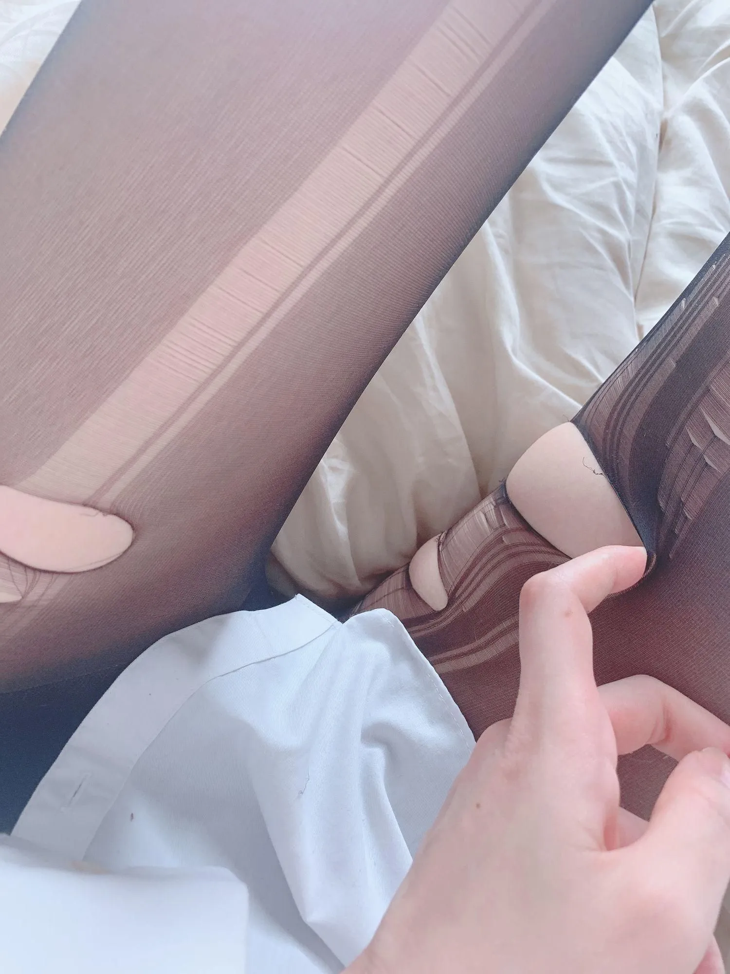 @けん研 (けんけん) – NO.17 [Fantia] 2020年05月合集-ストッキング(破いたver.) [17P]插图7