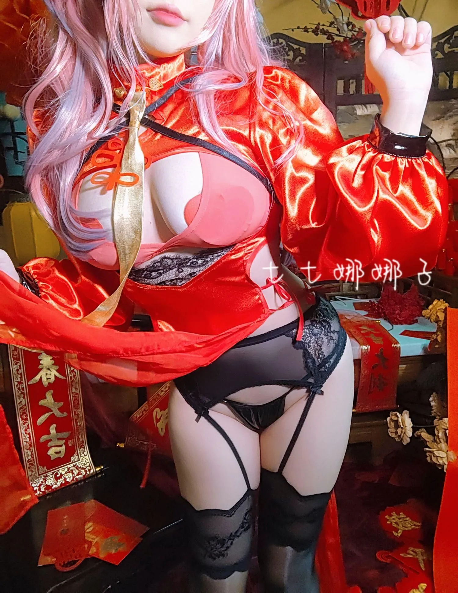 七七娜娜子 – NO.06 布莱默顿新春旗袍-布宝自拍 [47P]插图