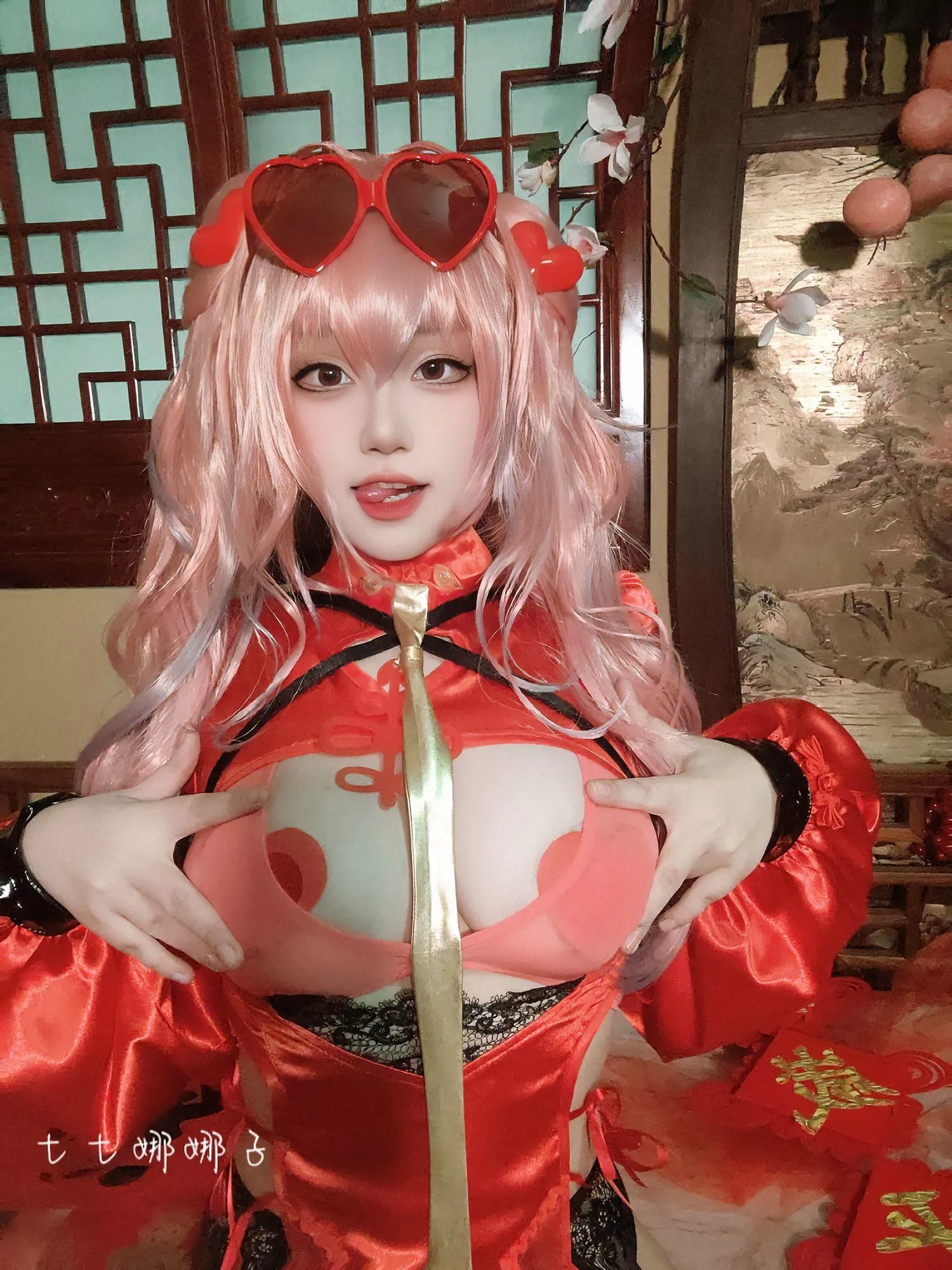 七七娜娜子 – NO.06 布莱默顿新春旗袍-布宝自拍 [47P]插图1