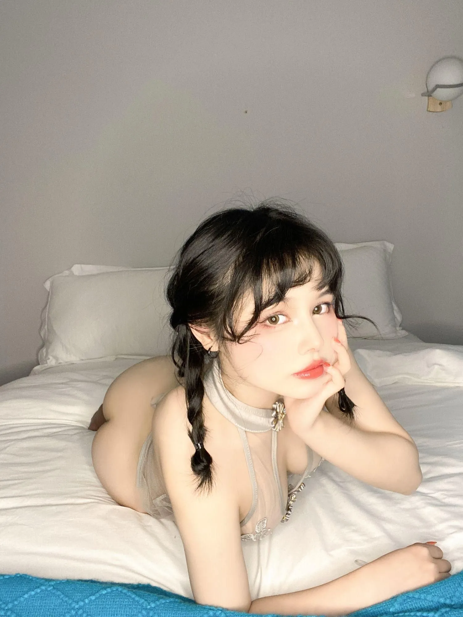 七月喵子 – NO.26 透明 灰撕袜 [45P]插图8