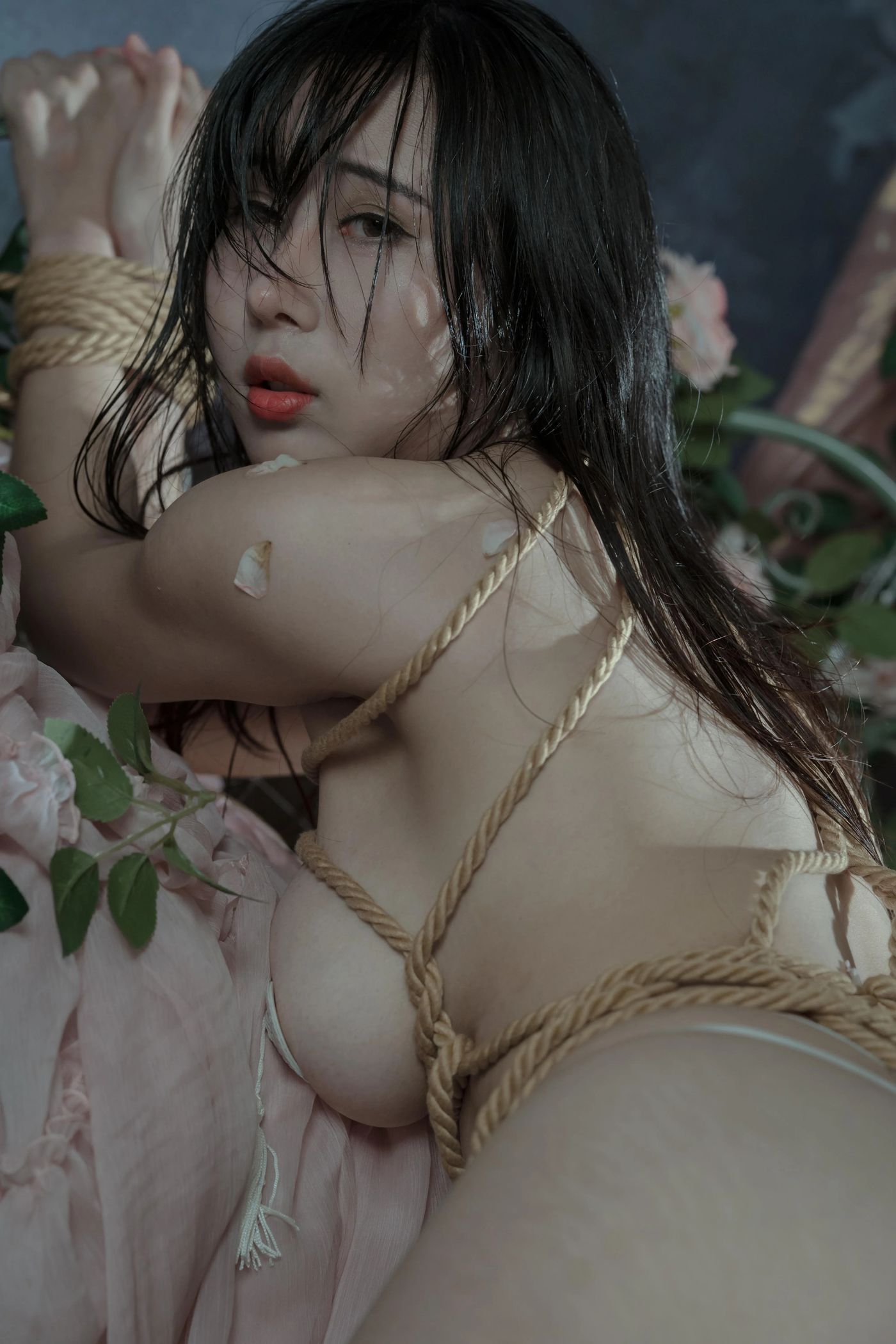 云溪溪 – NO.22 奶桃 玫瑰绳艺 [50P]插图5