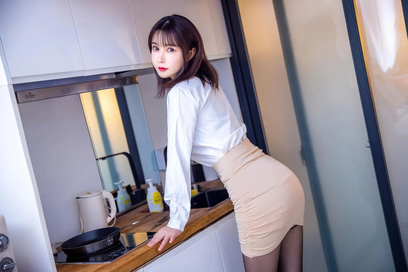 亚马逊鲶鱼 – NO.04 下班后OL [31P]插图3