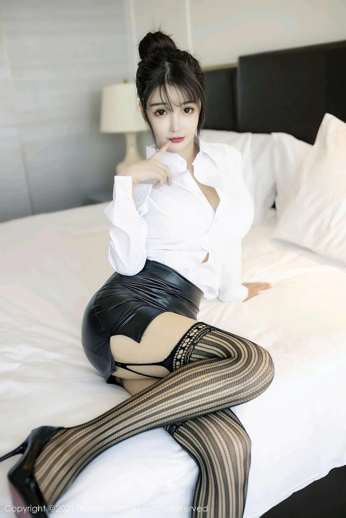 [XIUREN秀人网] 2021.01.06 NO.2976 南初妹妹 [53P]插图2
