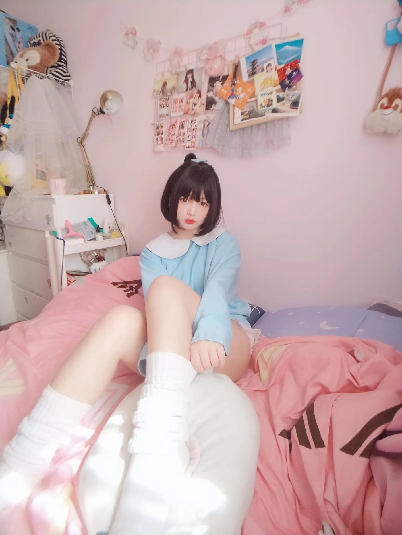 古川kagura – NO.59 淡蓝衣白袜果足 [41P]插图9