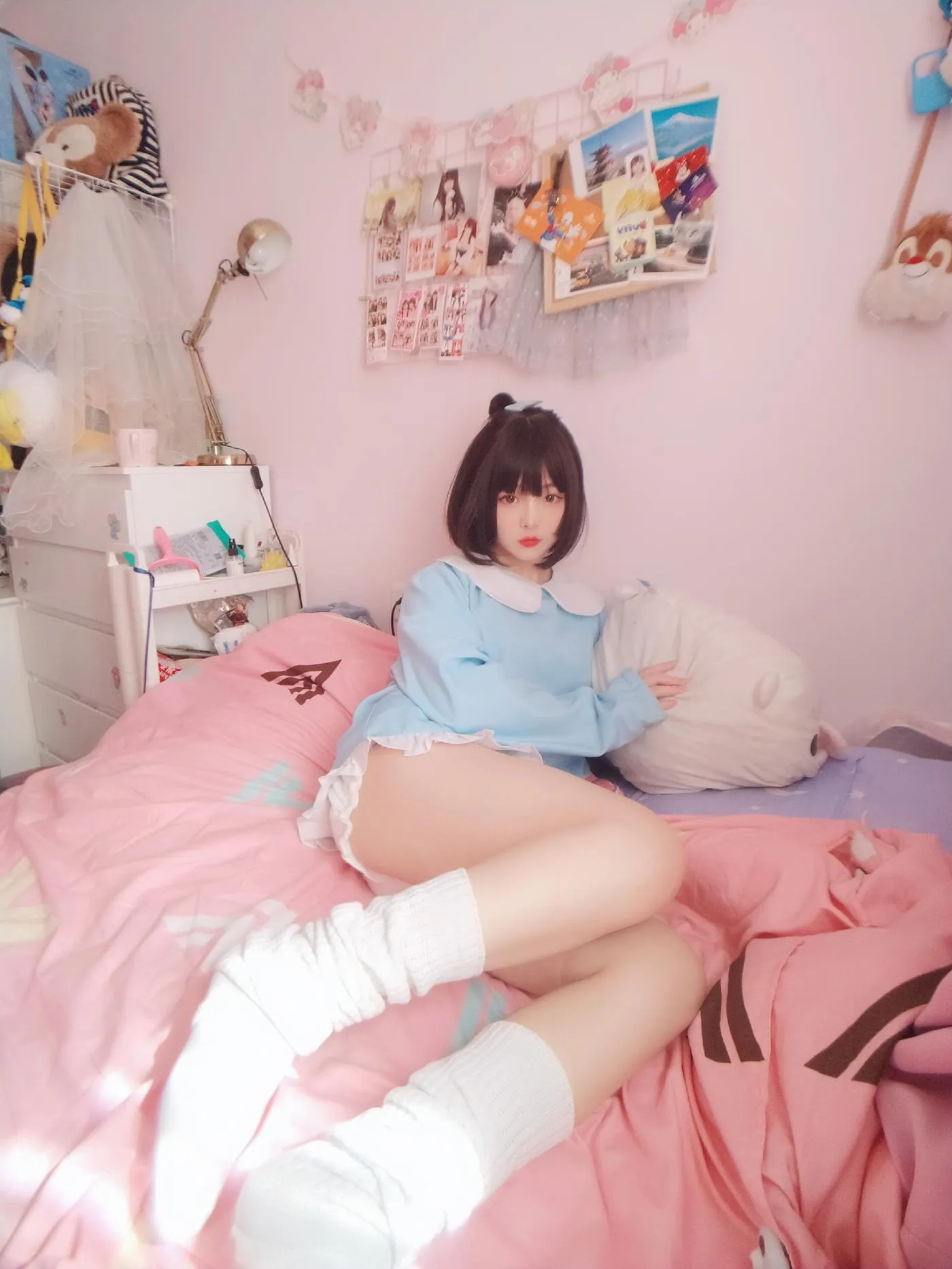 古川kagura – NO.59 淡蓝衣白袜果足 [41P]插图1