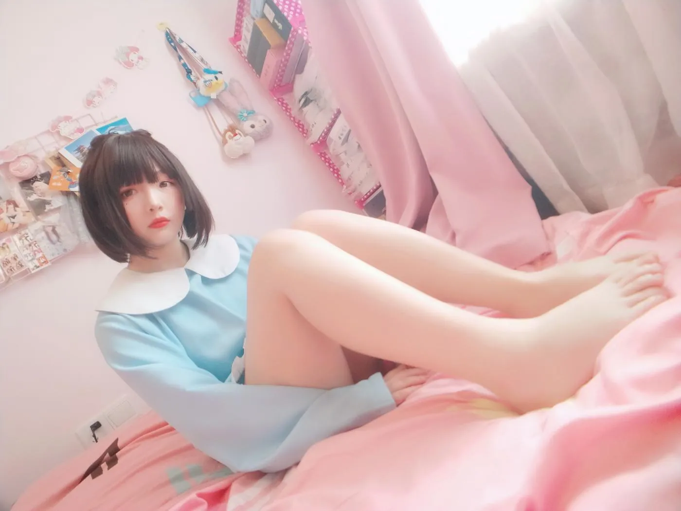 古川kagura – NO.59 淡蓝衣白袜果足 [41P]插图9