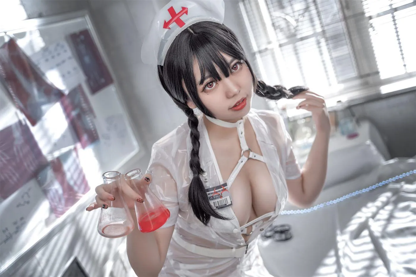 啊日日_Ganlory – NO.17 未来白色护士 [52P]插图3