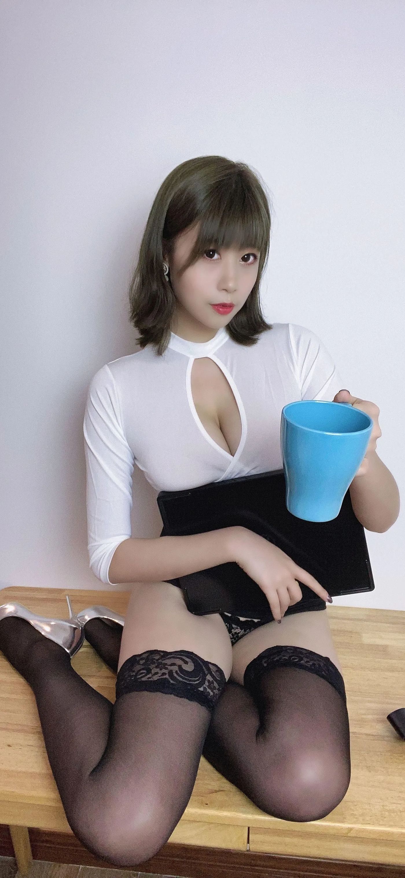 奈汐酱nice – NO.14 12号自拍本-不务正业小秘书 [51P]插图7