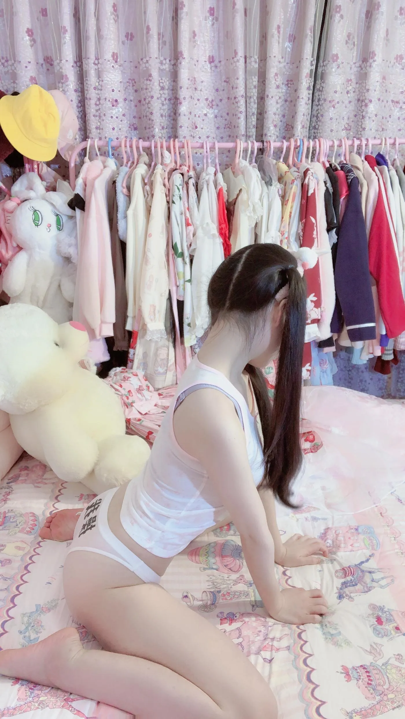 小野樱 – NO.02 床上的睡裙小可爱 [25P]插图1