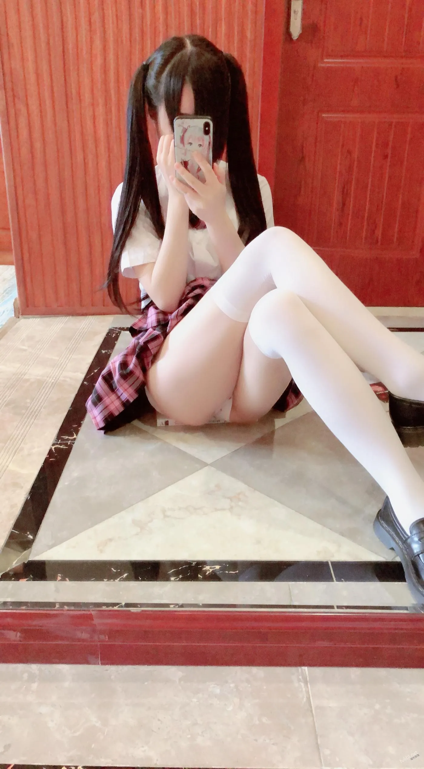 小野樱 – NO.06 草莓胖次与JK裙 [15P]插图