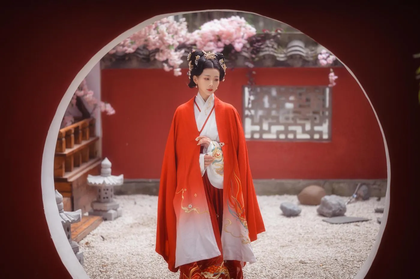 拿相机的执义 – NO.16 『汉服写真』“酒黯乡魂，追旅思，夜夜除非，好梦留人睡。明月楼高休独倚，酒入愁肠，化作相思泪” [10P]插图9