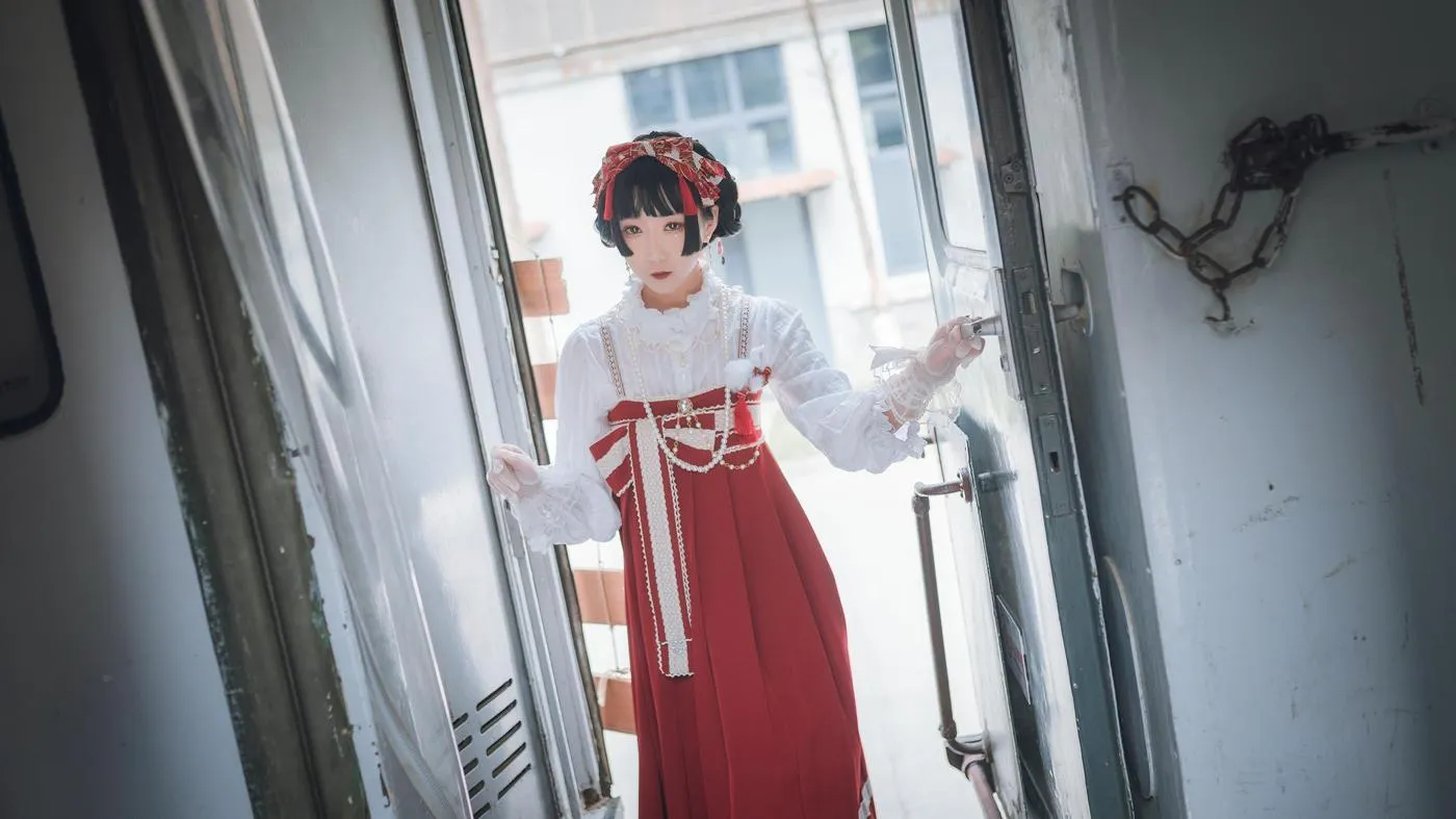拿相机的执义 – NO.28 lolita写真——“要跟我来一场旅行吗” [12P]插图