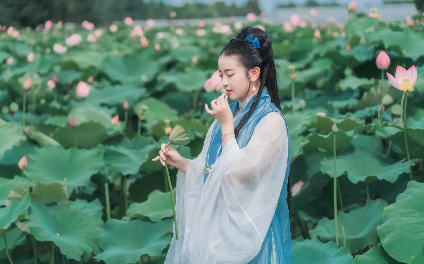 拿相机的执义 – NO.39 汉服写真成都约拍『莲花渡』 [9P]插图7