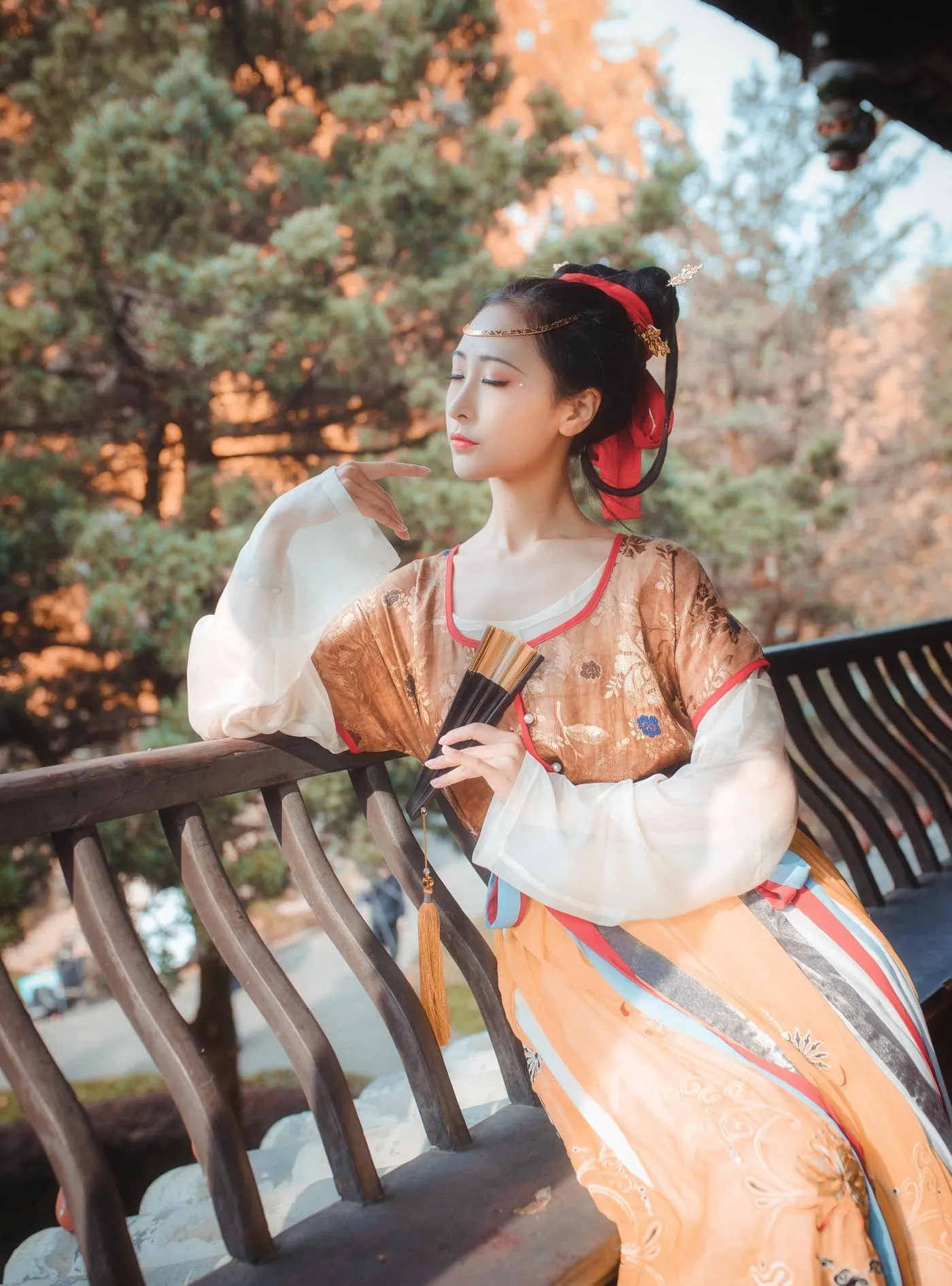 拿相机的执义 – NO.41 汉服写真头上金爵钗 [13P]插图