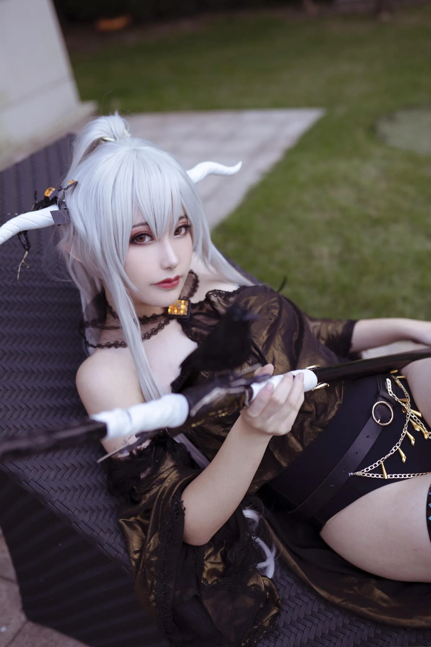 时雨-Jiu – NO.19 明日方舟闪灵泳装 COS正片 [12P]插图6