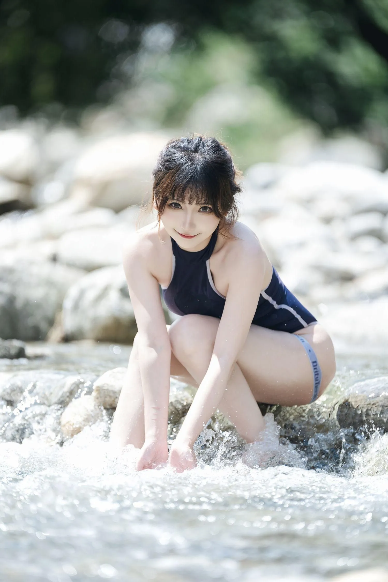 是三不是世w – NO.14 小溪竞泳 [47P]插图1