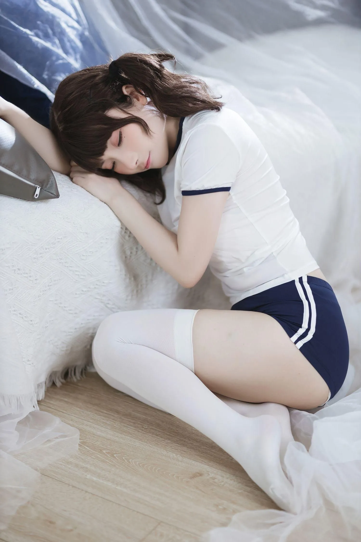 是三不是世w NO.005 束缚 [37P]插图2