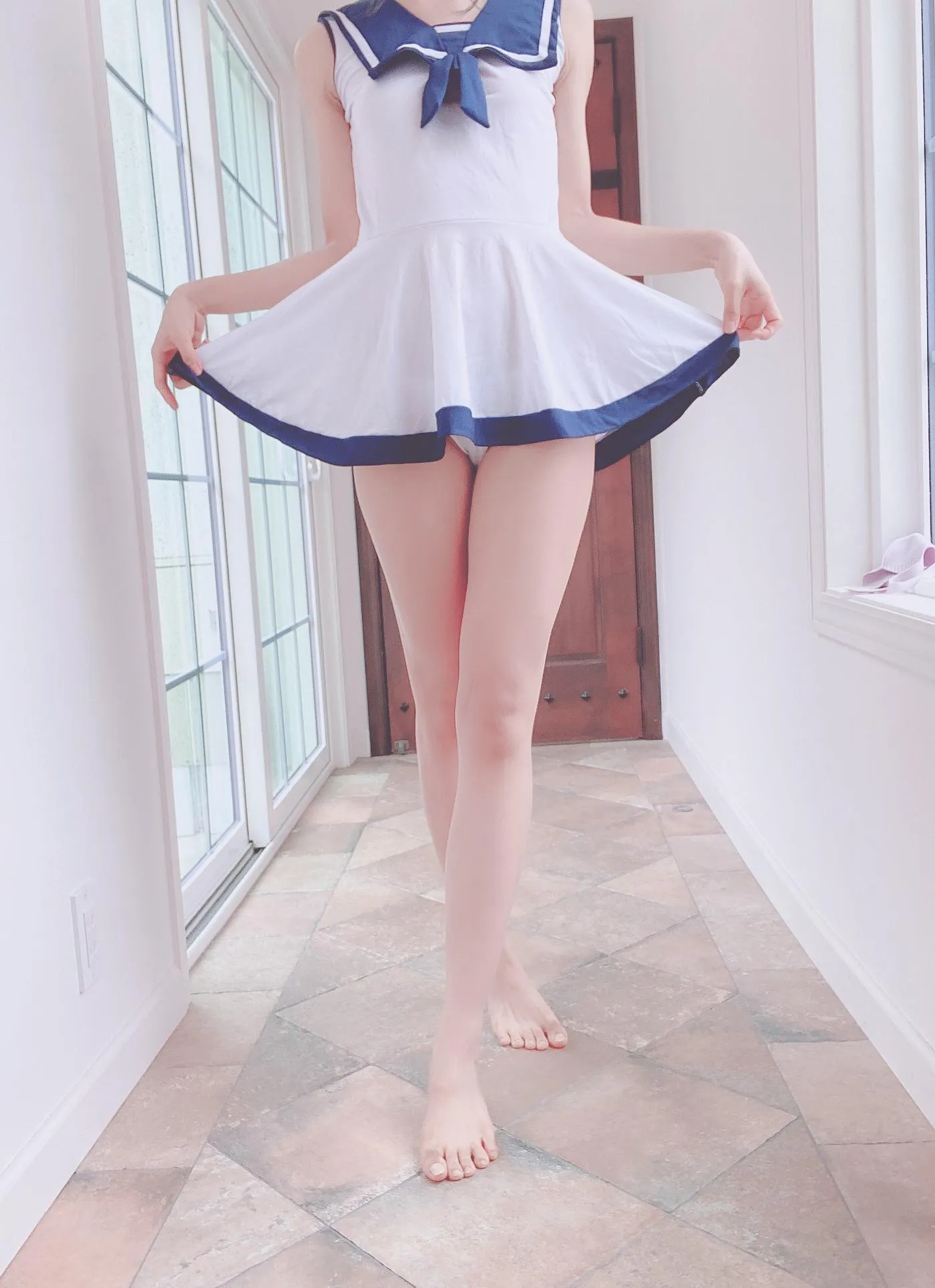 柳丸 – NO.04 [Fantia] 2021年09月写真合集(14期)-2021-09-17 手の中に世界を包む道交差するセーラ水着柳丸 [25P]插图6