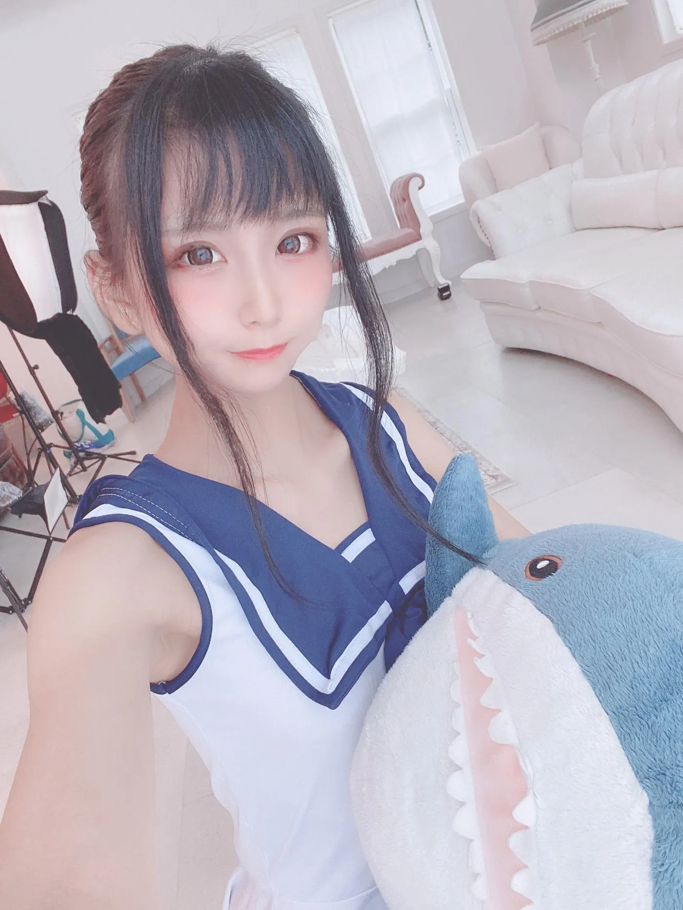 柳丸 – NO.04 [Fantia] 2021年09月写真合集(14期)-2021-09-17 手の中に世界を包む道交差するセーラ水着柳丸 [25P]插图2