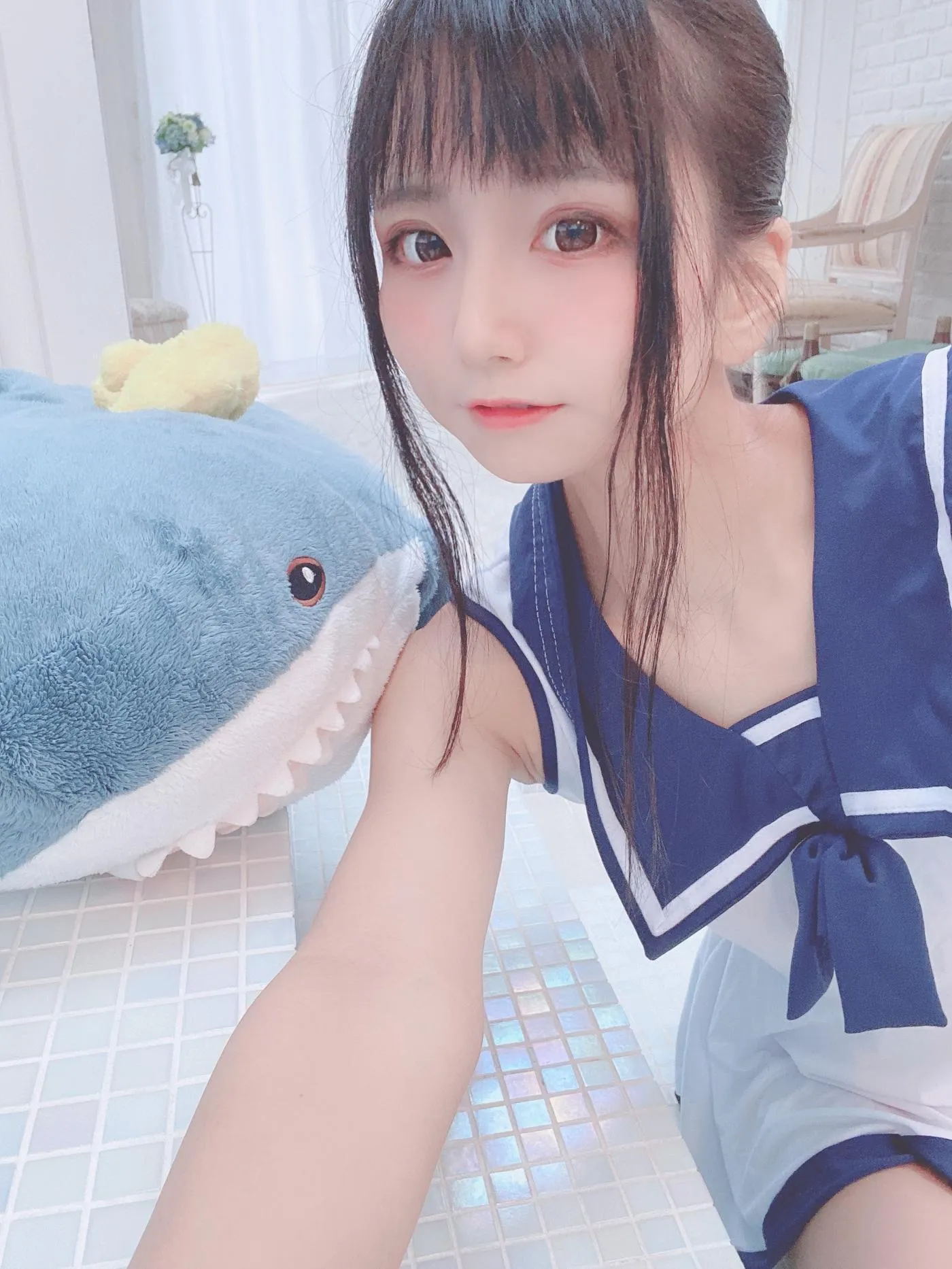 柳丸 – NO.04 [Fantia] 2021年09月写真合集(14期)-2021-09-17 手の中に世界を包む道交差するセーラ水着柳丸 [25P]插图3