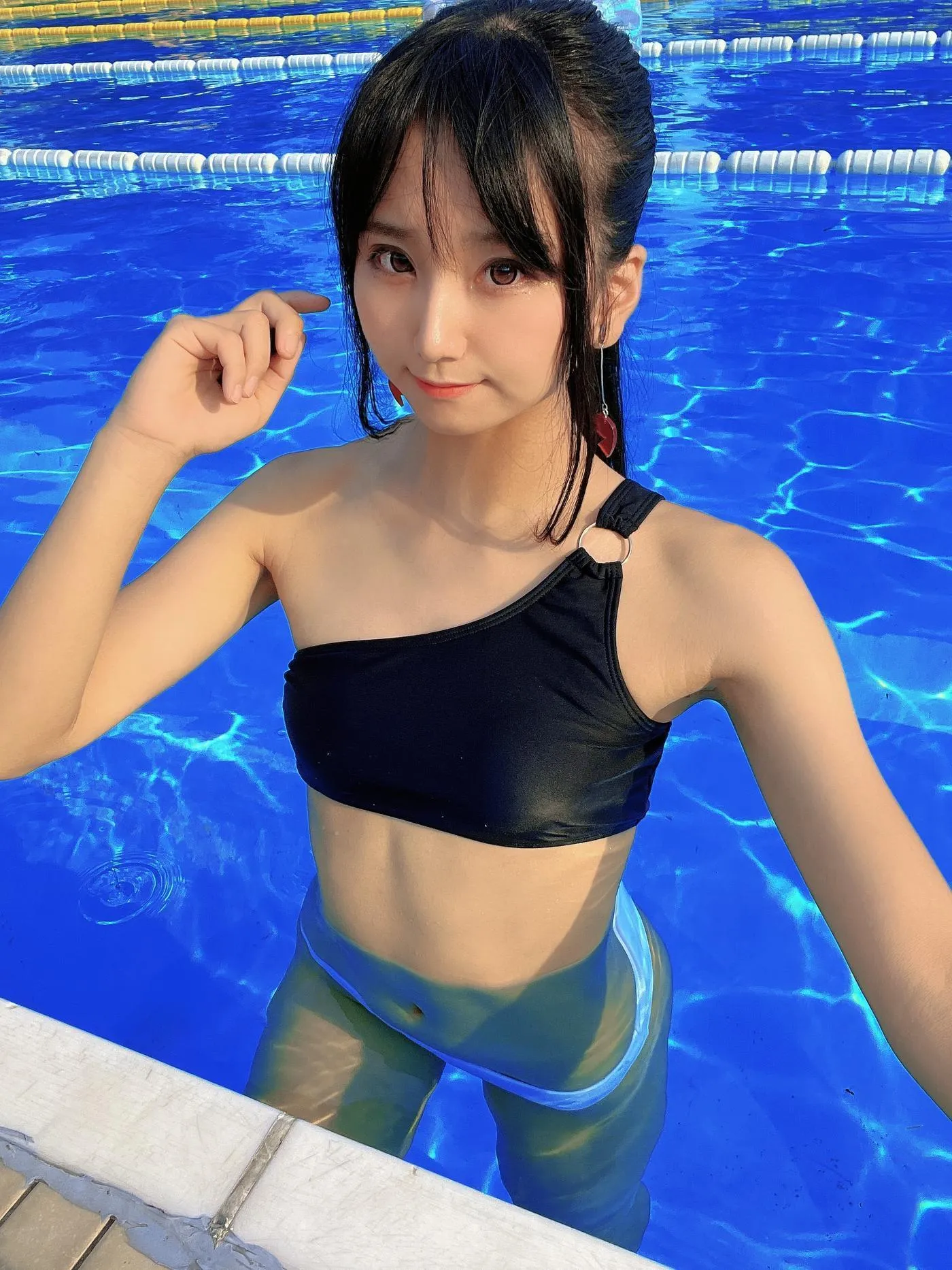 柳丸 – NO.10 [Fantia] 2022年07月写真合集(15期)-2022-07-04 ポルナレフな水着と滑り台動画音声付きフルver? [42P]插图1