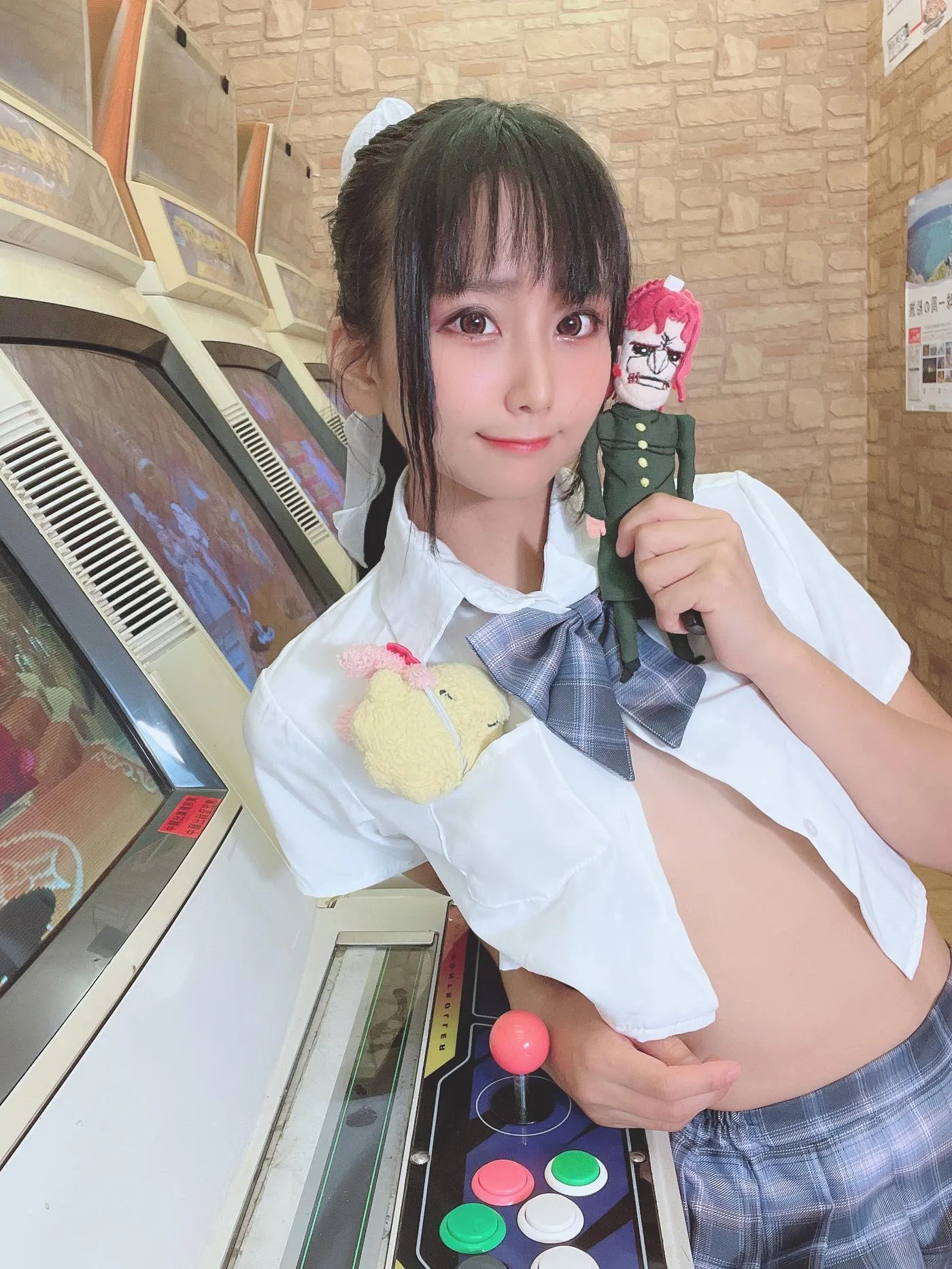 柳丸 – NO.10 [Fantia] 2022年07月写真合集(15期)-2022-07-20 丈の短い制服でゲーセンに登場? [51P]插图2