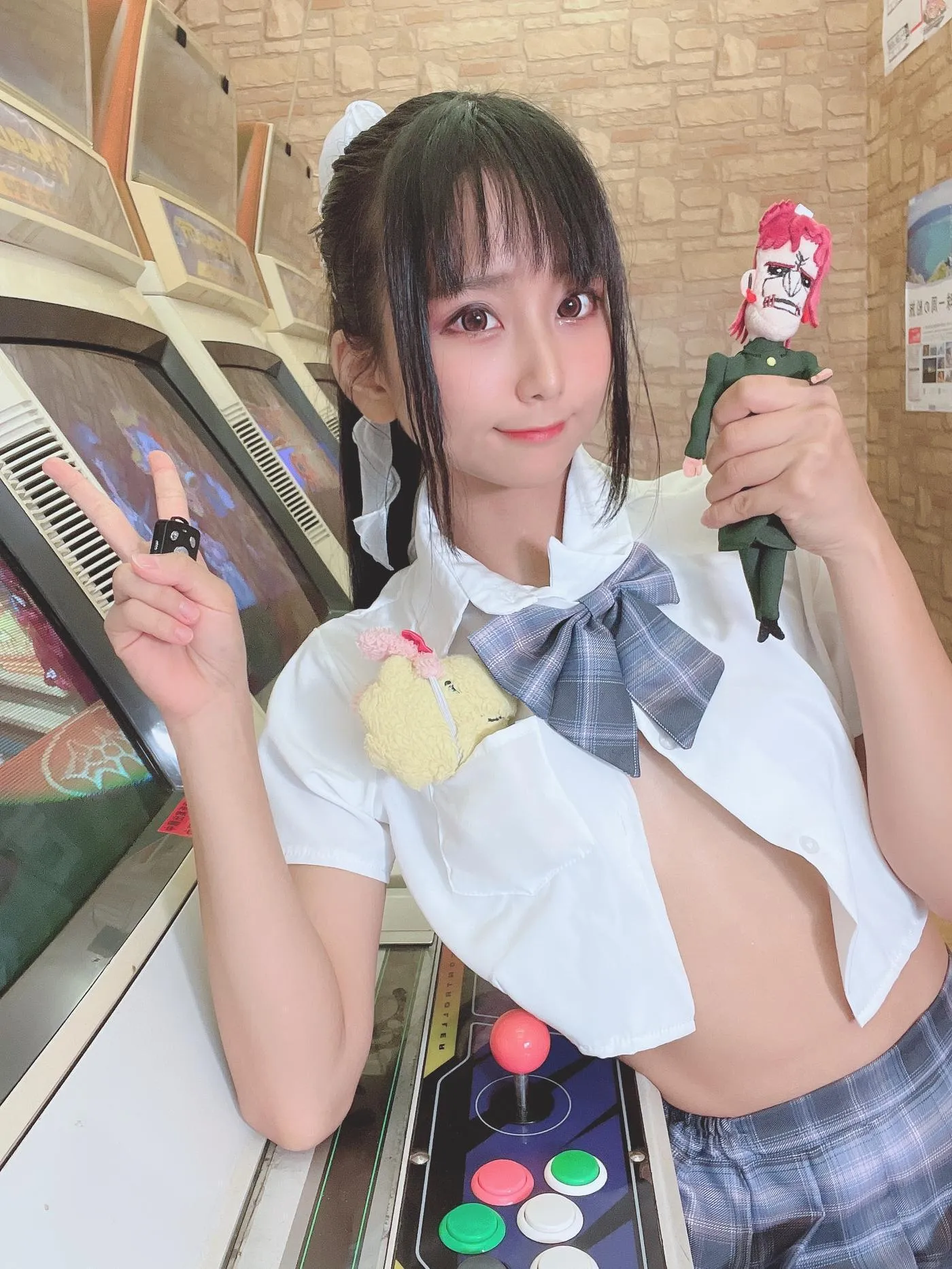 柳丸 – NO.10 [Fantia] 2022年07月写真合集(15期)-2022-07-20 丈の短い制服でゲーセンに登場? [51P]插图3