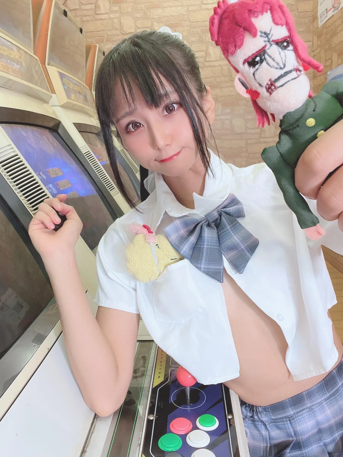 柳丸 – NO.10 [Fantia] 2022年07月写真合集(15期)-2022-07-20 丈の短い制服でゲーセンに登場? [51P]插图4