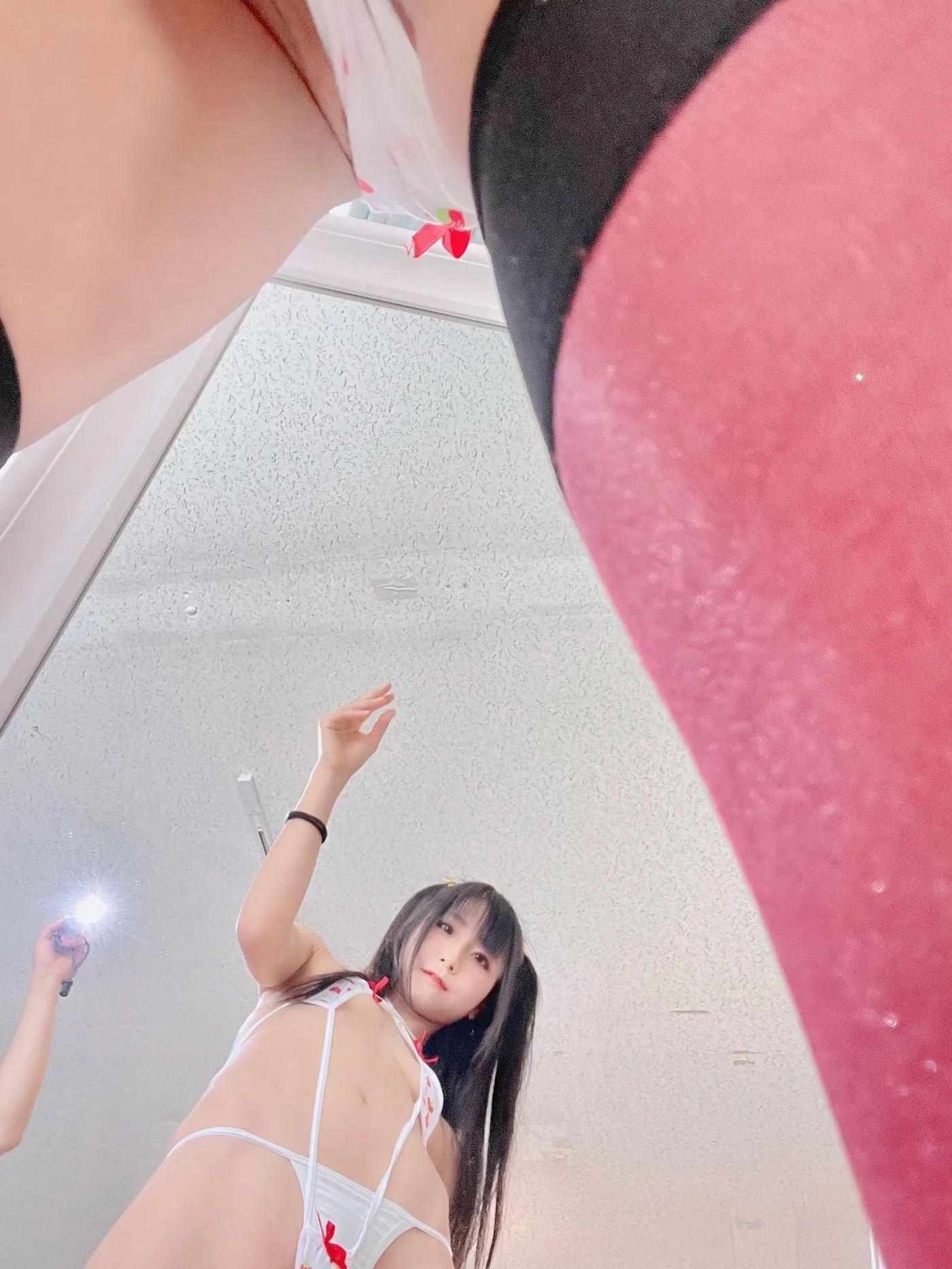 柳丸 – NO.11 [Fantia] 2022年08月写真合集(15期)-2022-08-10 続・紐のいちごビキニ? [78P]插图