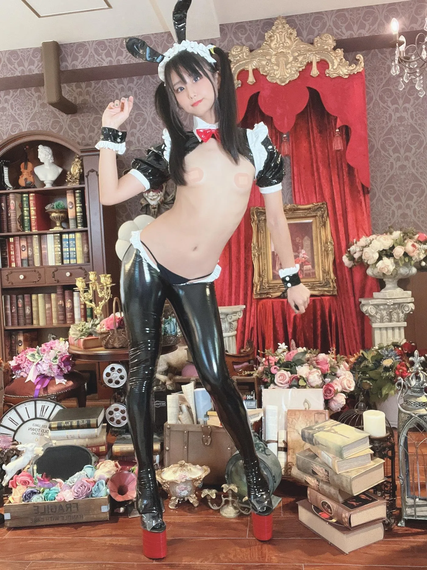 柳丸 – NO.12 [Fantia] 2022年09月写真合集(14期)-2022-09-12 撮れたて！乳絆創膏逆バニー? [49P]插图1