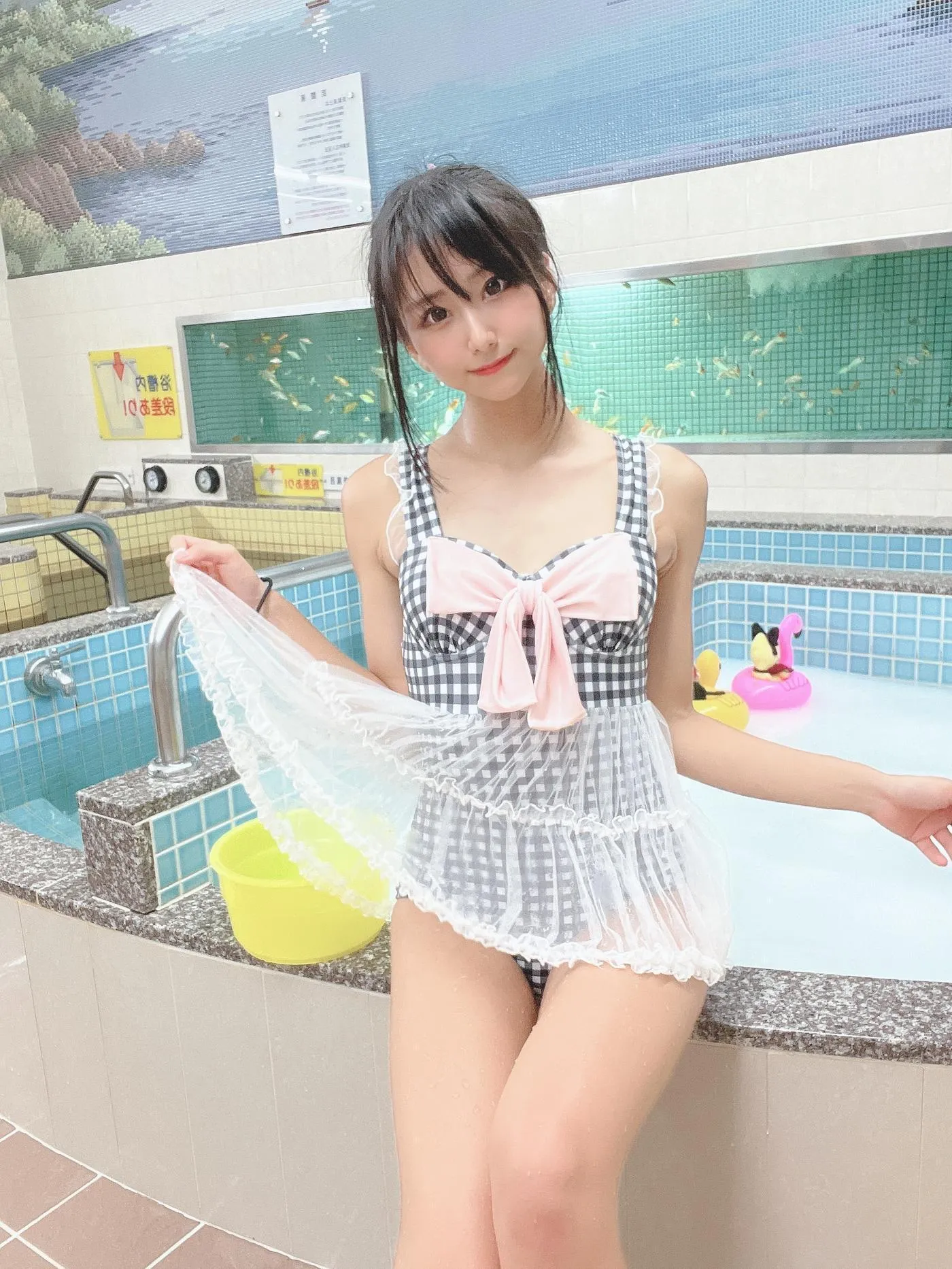 柳丸 – NO.13 [Fantia] 2022年10月写真合集(15期)-2022-10-21 しまうまビキニ＆黒チェック水着で銭湯♨ [94P]插图