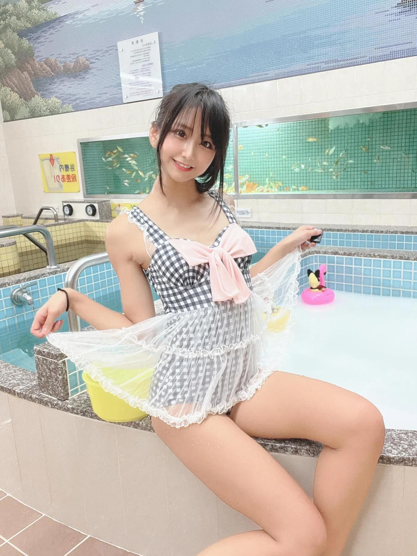 柳丸 – NO.13 [Fantia] 2022年10月写真合集(15期)-2022-10-21 しまうまビキニ＆黒チェック水着で銭湯♨ [94P]插图2