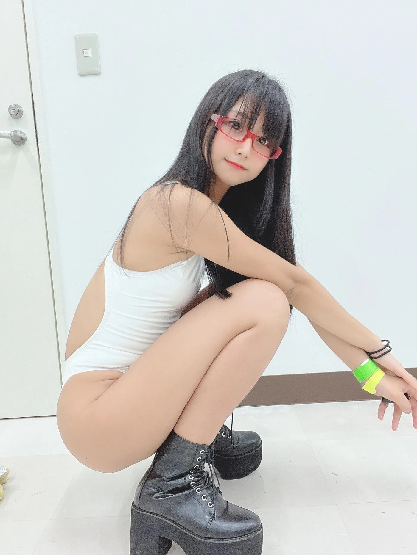 柳丸 – NO.13 [Fantia] 2022年10月写真合集(15期)-2022-10-25 白い競泳水着でメガネなヮィ [57P]插图4