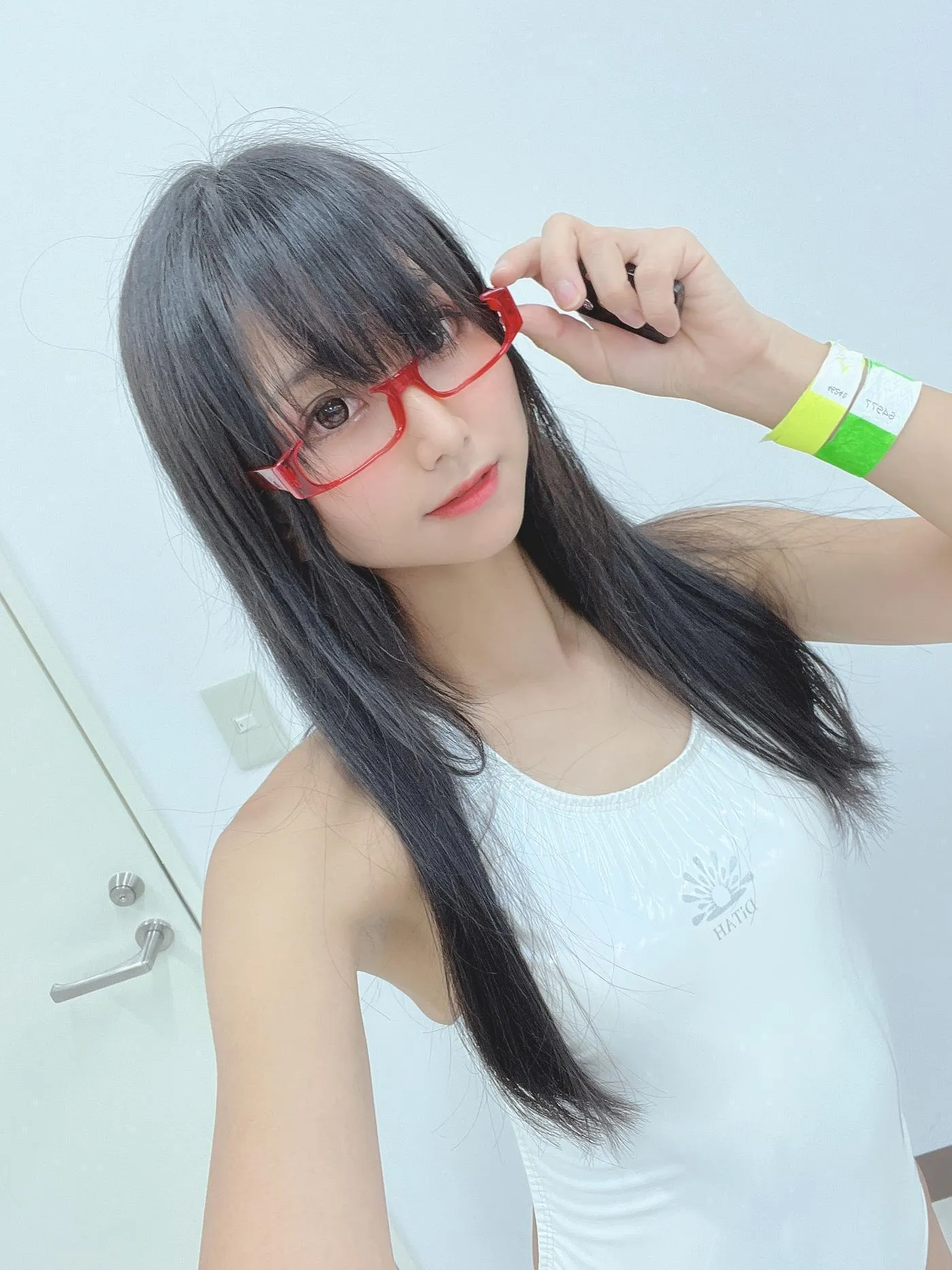 柳丸 – NO.13 [Fantia] 2022年10月写真合集(15期)-2022-10-25 白い競泳水着でメガネなヮィ [57P]插图3