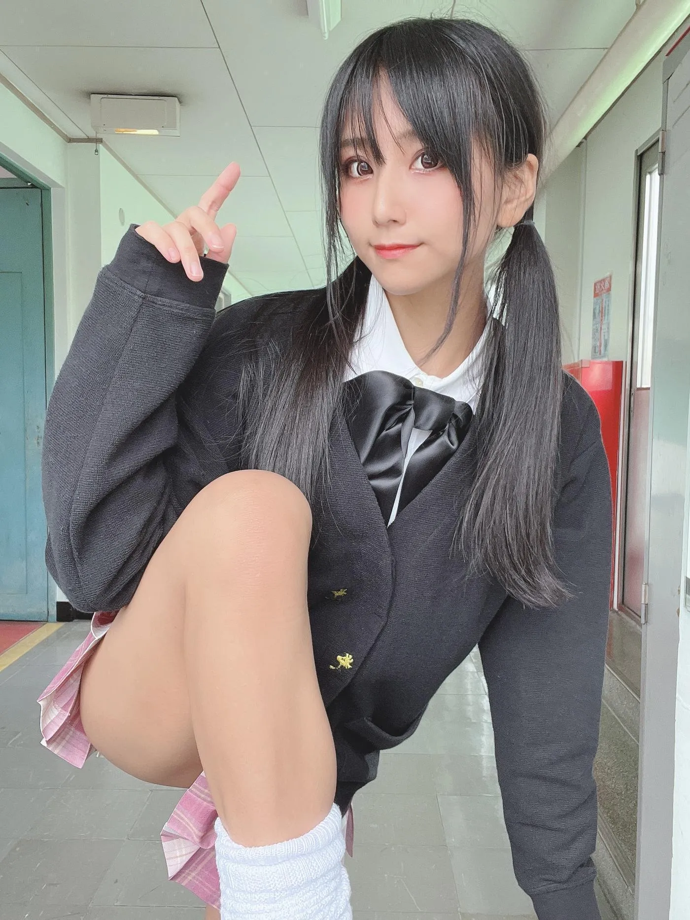 柳丸 – NO.14 [Fantia] 2022年10月写真合集(15期)-2022-11-17 見えそうで見えなくて見える学校のヮィ [69P]插图1