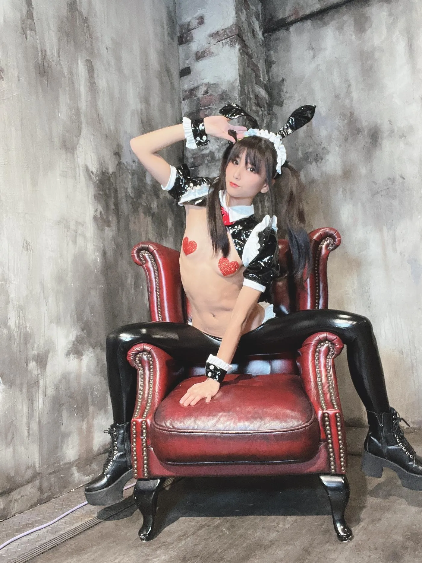 柳丸 – NO.15 [Fantia] 2022年12月写真合集(10期)-2022-12-09 逆バニーとクリスマスコミッションのおしらせ? [46P]插图
