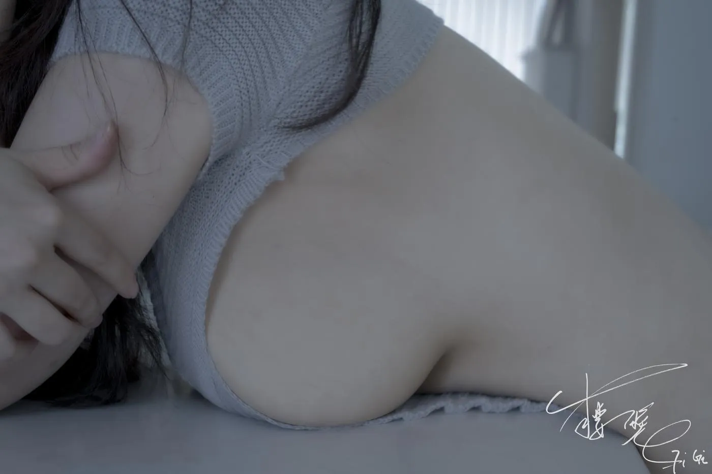 樱晚gigi – NO.14 粉丝群收费写真14 温.度 [24P]插图9