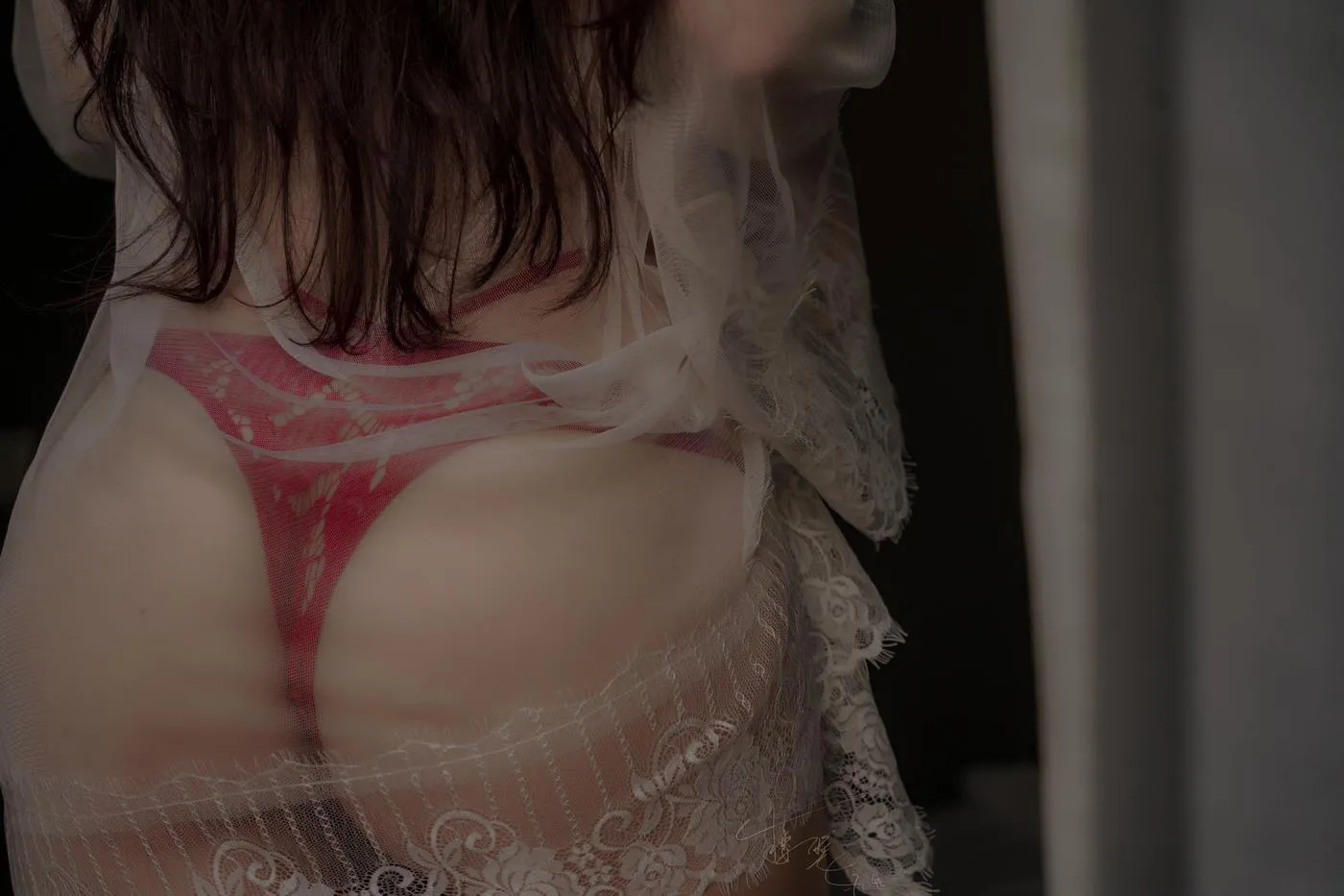 樱晚gigi – NO.20 粉丝群收费写真20 窗前 [22P]插图8