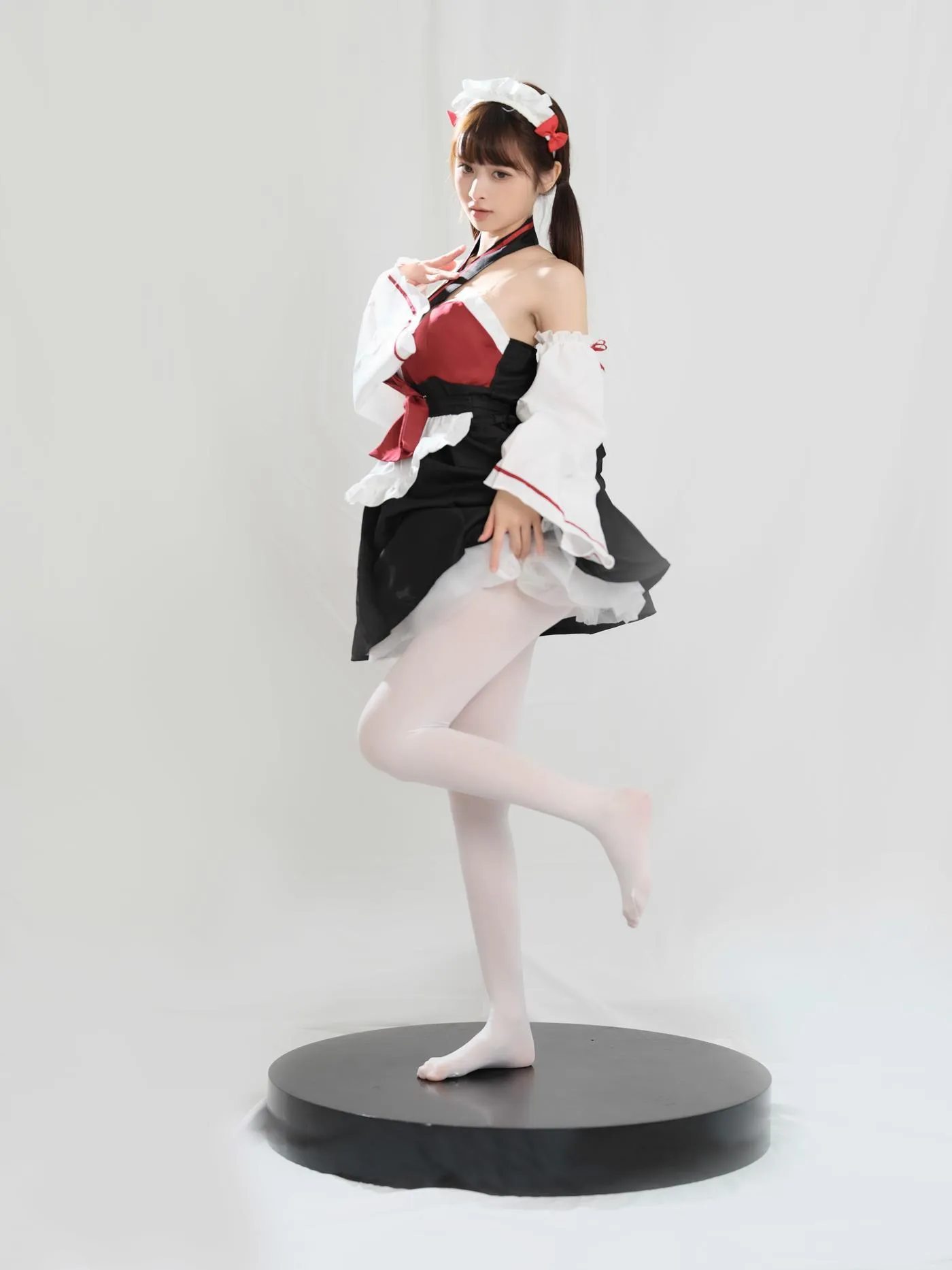 河豚抚子 – NO.07 红衣小女仆 [25P]插图5