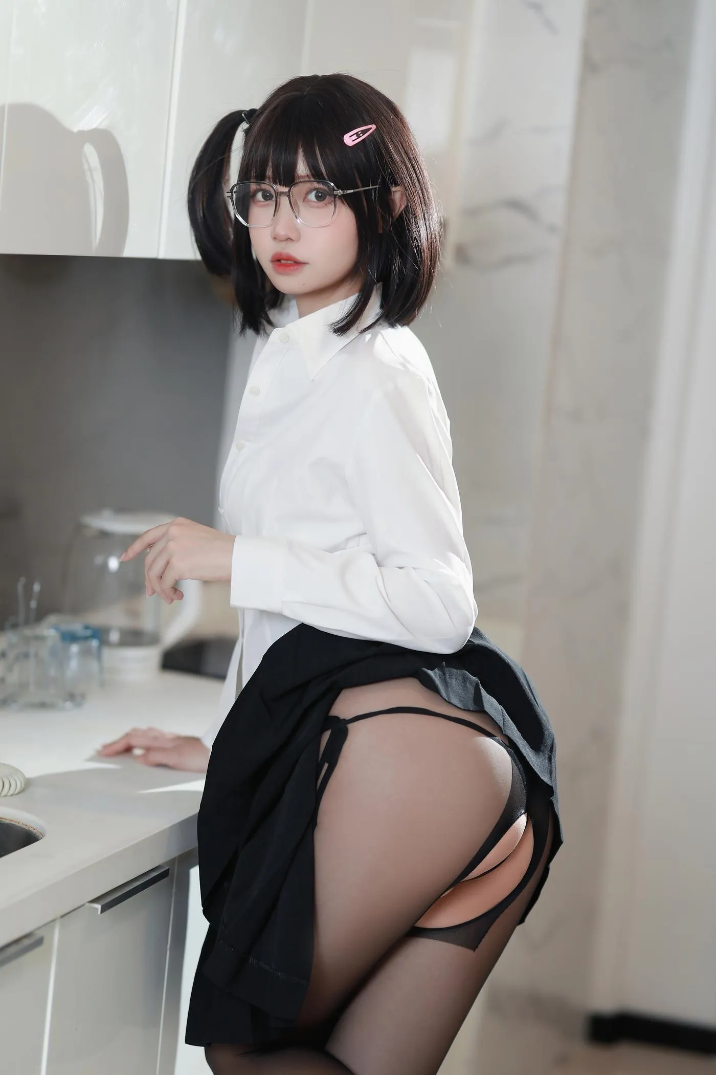 洛桑w伊梓 – NO.02 眼镜妹妹 [32P]插图