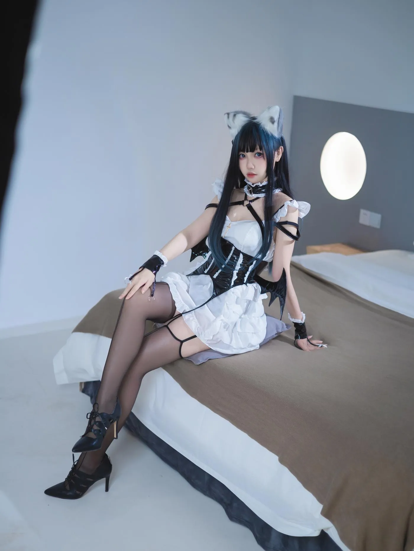 洛桑w伊梓 – NO.05 猫耳小恶魔 [25P]插图1