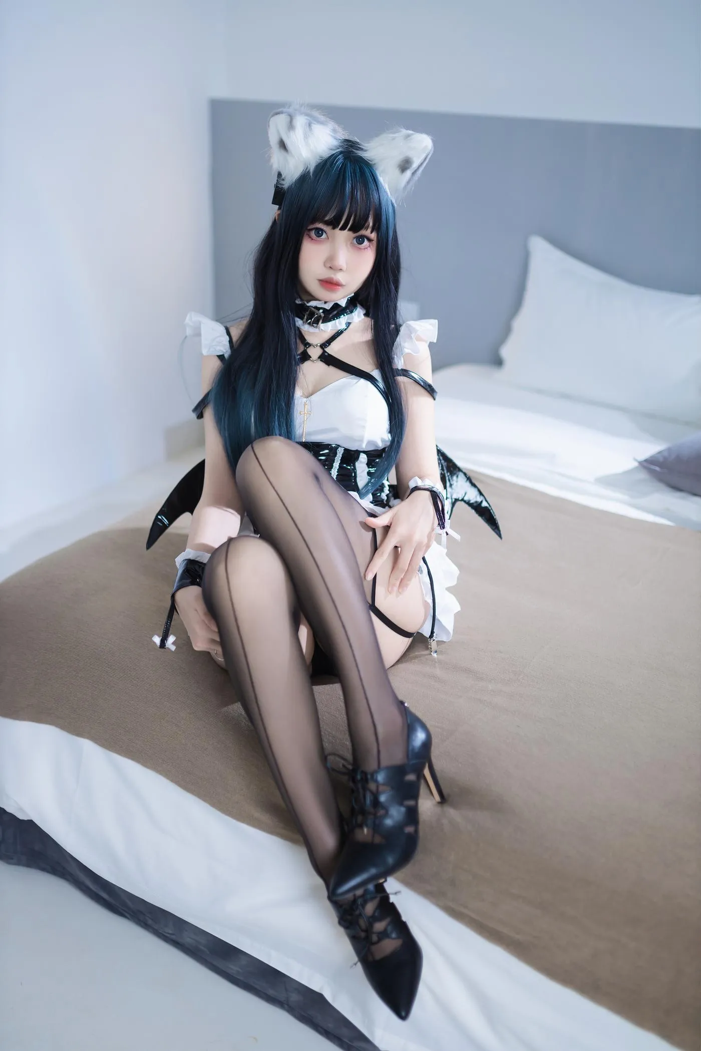 洛桑w伊梓 – NO.05 猫耳小恶魔 [25P]插图2