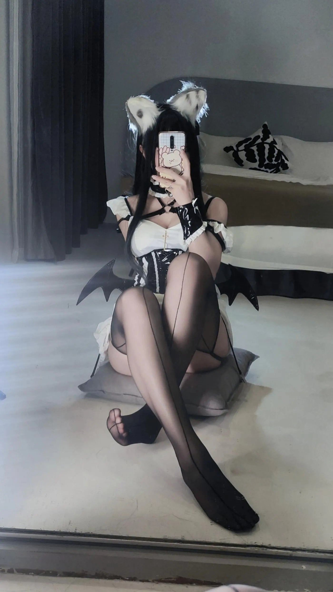 洛桑w伊梓 – NO.05 猫耳小恶魔-自拍 [16P]插图5