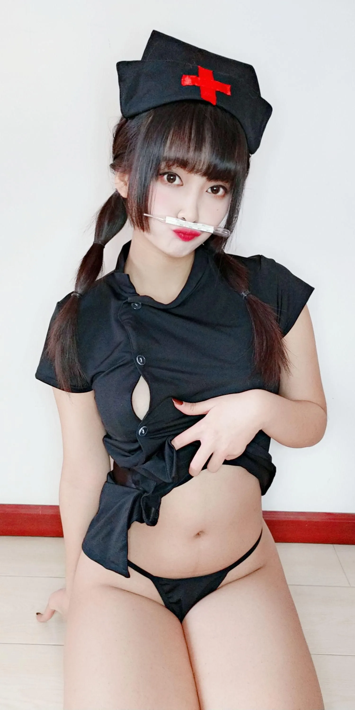 洛璃 LoLiSAMA NO.002 情人节小护士 [90P]插图3