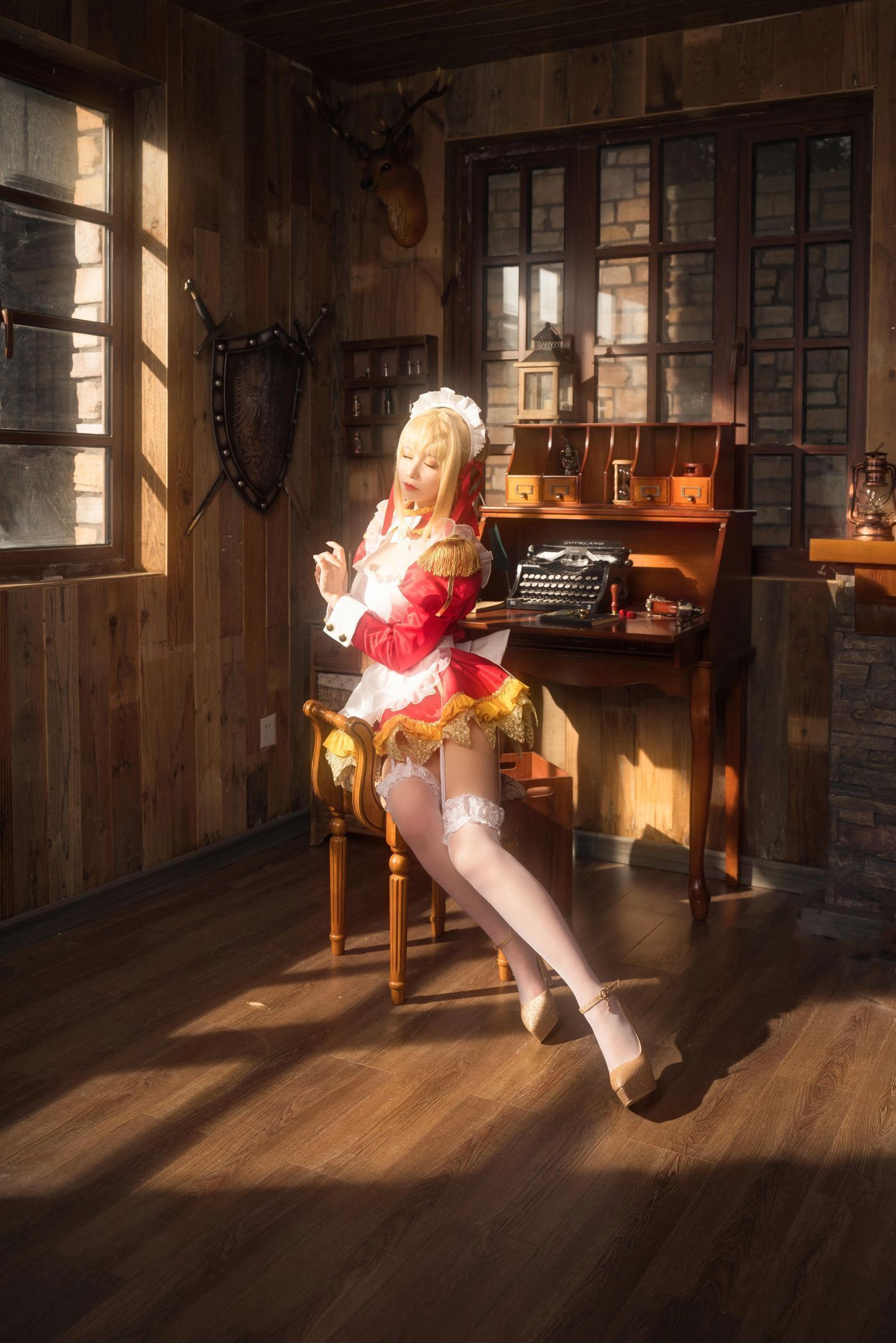 NO.37 爱老师_PhD-尼禄YD女仆 [18P]插图1