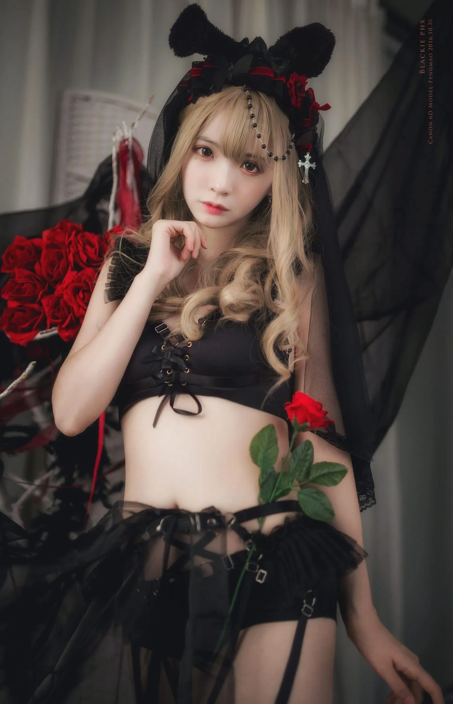 疯猫ss – NO.03 03黑丝写真（3套）-01.黑色玫瑰 [20P]插图9