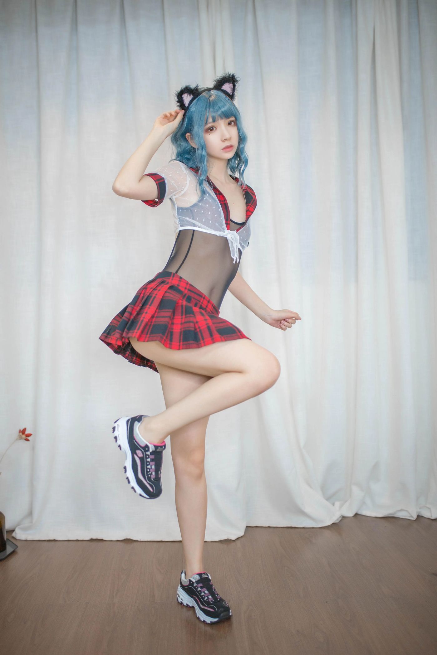 疯猫ss – NO.05 05个人写真集（2套）-01. 蓝发 [26P]插图