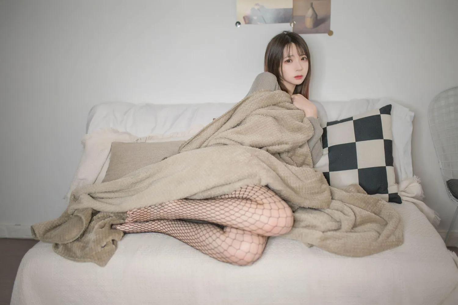 疯猫ss – NO.05 05个人写真集（2套）-02. 半胸毛衣 [25P]插图6