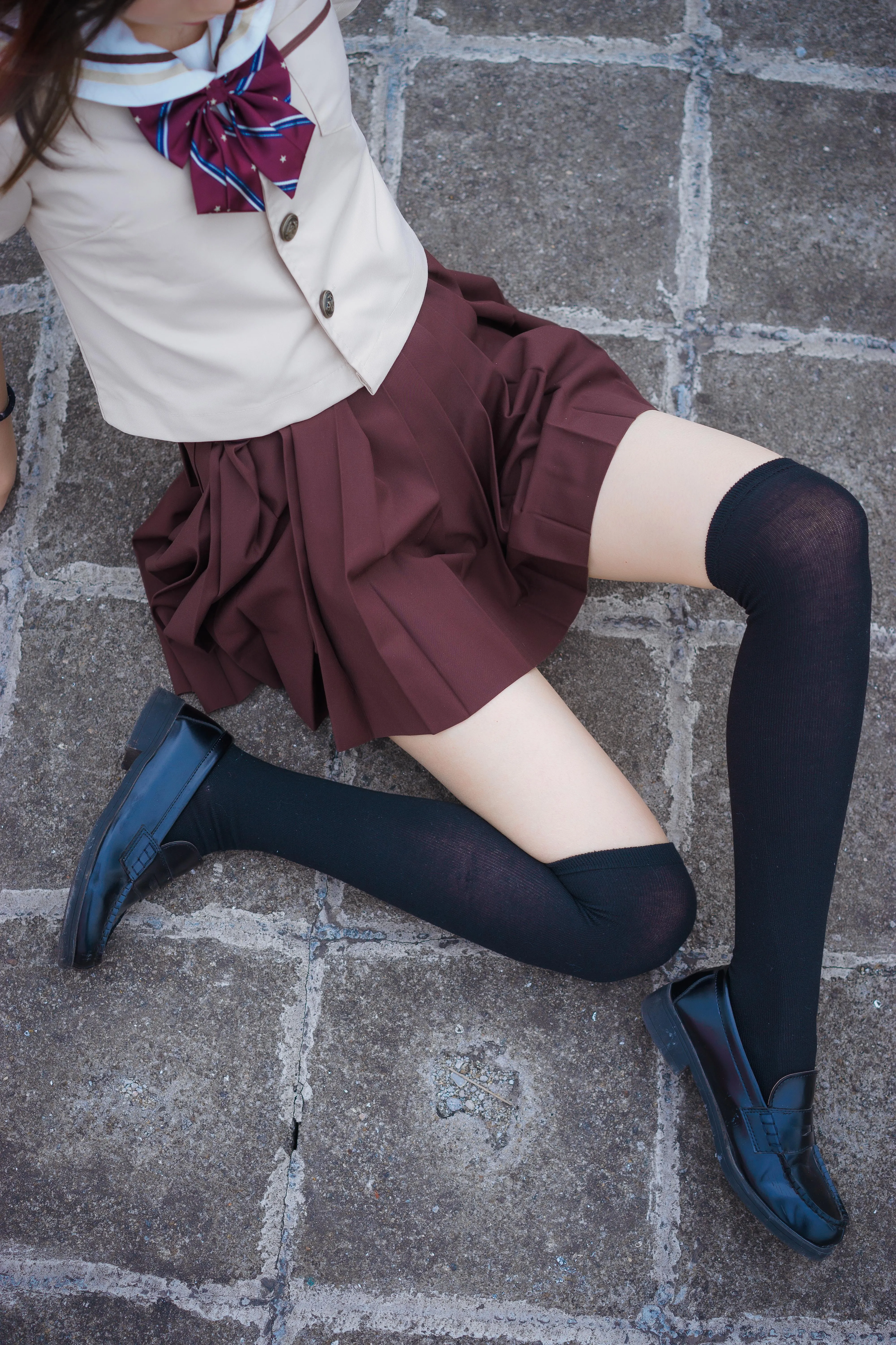 疯猫ss – NO.08 丝袜狂想曲（4套）-01.伞-42P-573M [42P]插图1